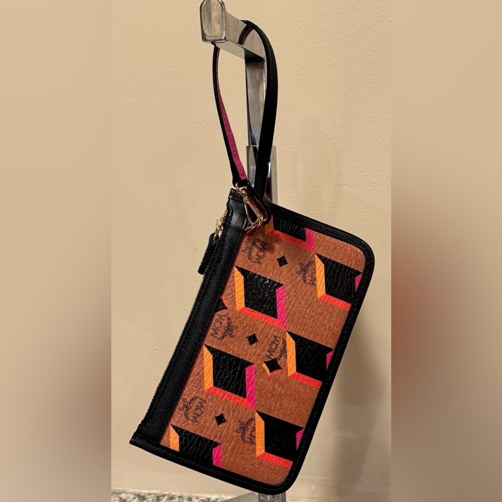 NWOT MCM Leather Wristlet Pooch